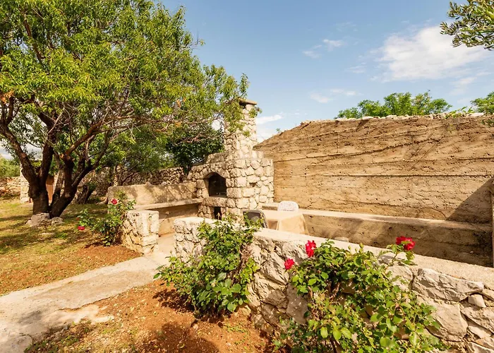 Beach Front Home In Novalja With House Sea View