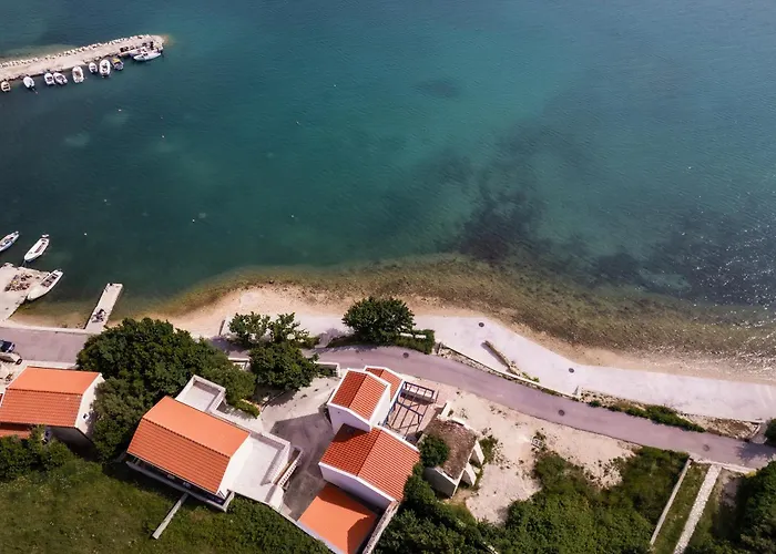Beach House Caska