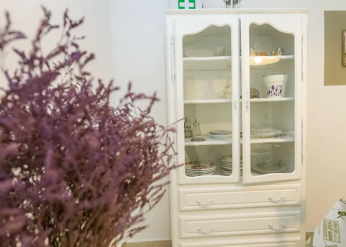 Klarisa Cozy Holiday Home With Private Garden