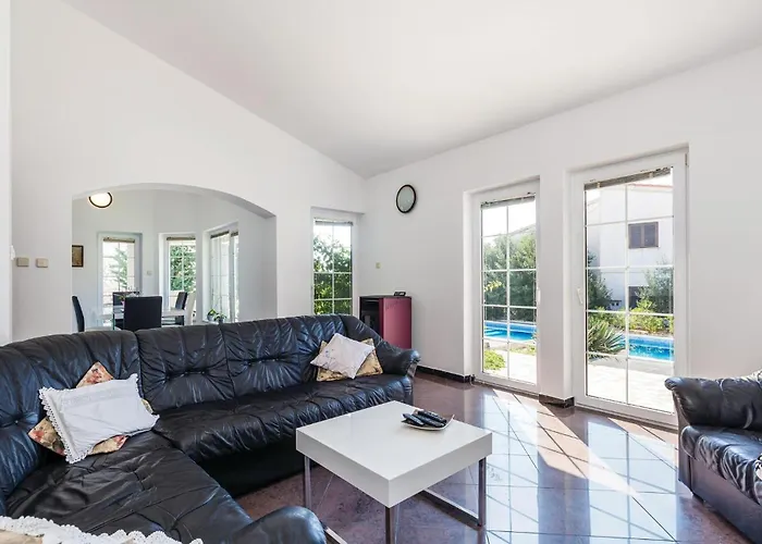 Stunning Home In Novalja